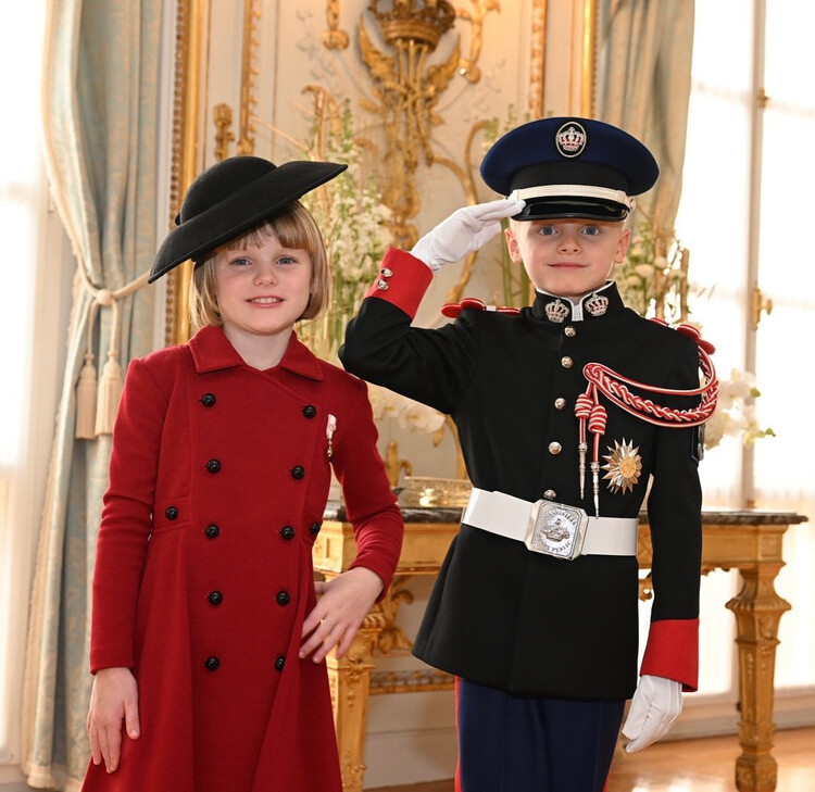 Княгиня Шарлен опубликовала в своих социальных сетях поздравительную запись, сопроводив её милой фотографией. &laquo;С Национальным днём Монако&raquo;, &mdash; написала принцесса под снимком&nbsp;