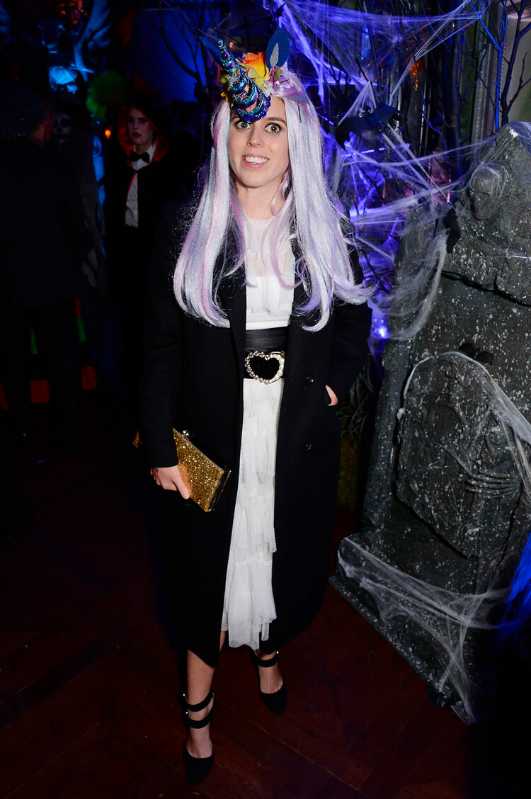Принцесса Беатрис Йоркская на вечеринке в честь Хэллоуина в клубе Аннабель, 2018 г.