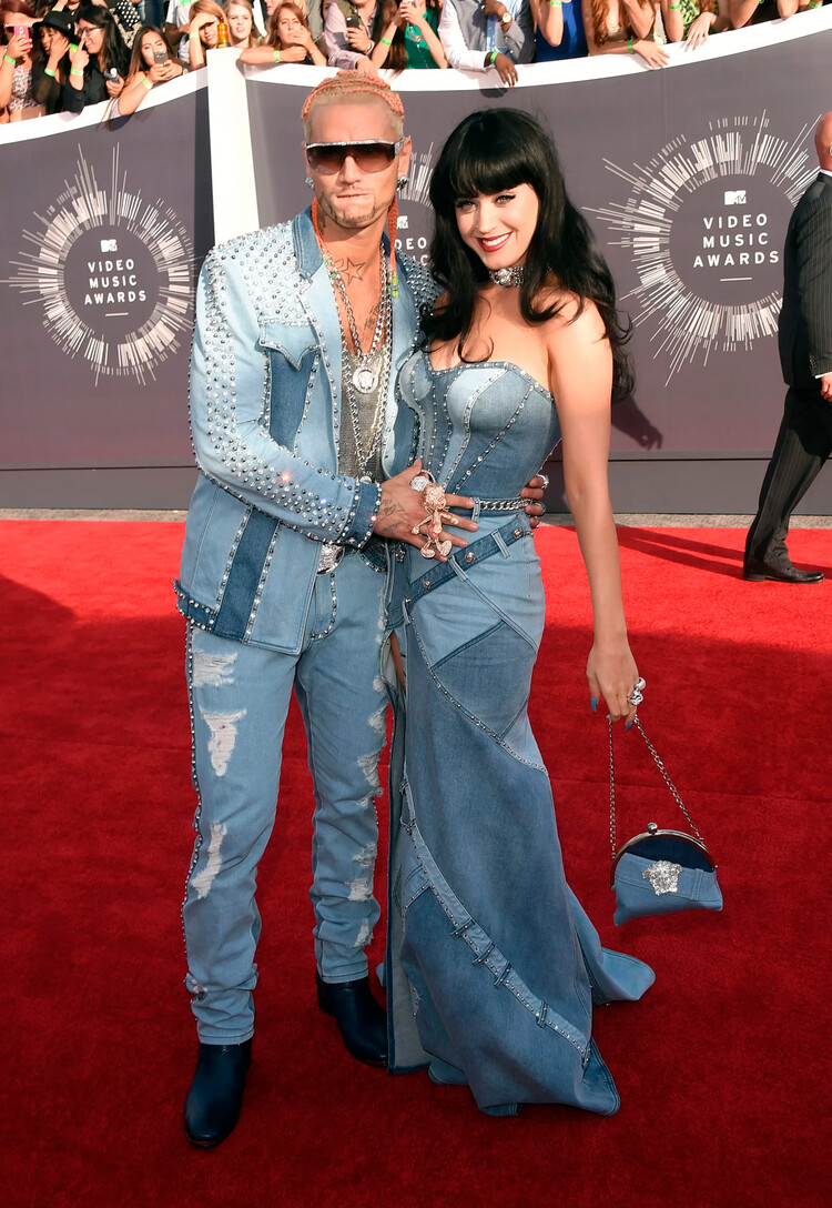 Рэпер Рифф Рафф и певица Кэти Перри принимают участие в церемонии вручения наград MTV Video Music Awards 2014
