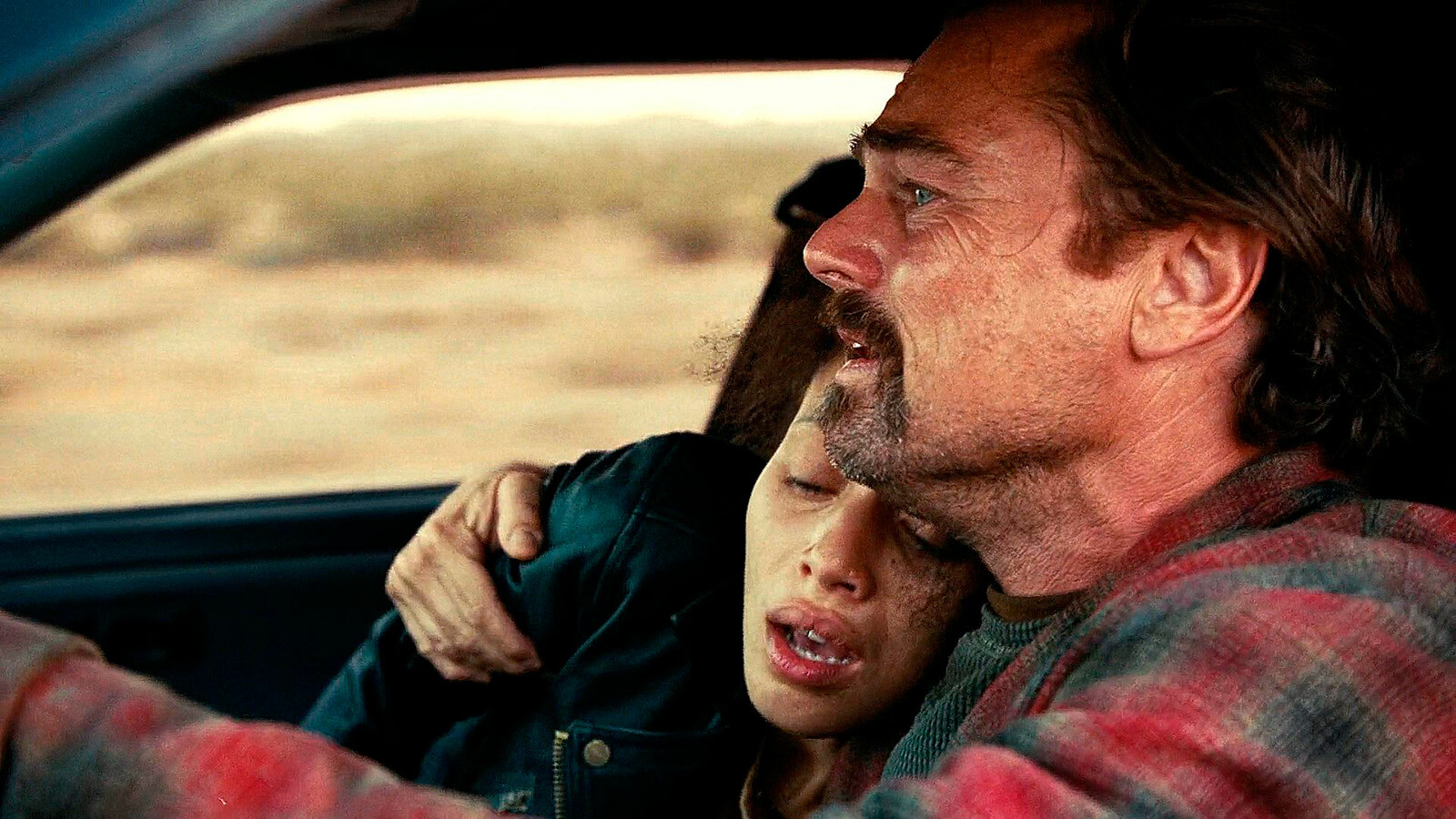 Чейз Инфинити и Леонардо Ди Каприо в фильме &laquo;Битва за битвой&raquo;, 2025