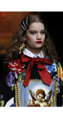 Details Dolce and Gabbana Fall 2018 Ready-to-Wear , Детали Дольче и Габбана осень зима 2018 , Fashion show , неделя моды в Милане , MFW , Mainstyles