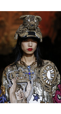 Details Dolce and Gabbana Fall 2018 Ready-to-Wear , Детали Дольче и Габбана осень зима 2018 , Fashion show , неделя моды в Милане , MFW , Mainstyles
