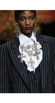 Details Dolce and Gabbana Fall 2018 Ready-to-Wear , Детали Дольче и Габбана осень зима 2018 , Fashion show , неделя моды в Милане , MFW , Mainstyles