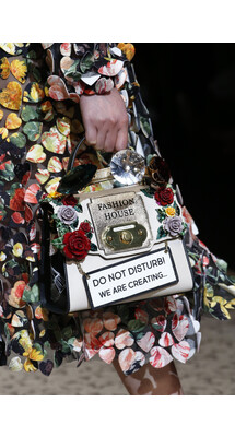Details Dolce and Gabbana Fall 2018 Ready-to-Wear , Детали Дольче и Габбана осень зима 2018 , Fashion show , неделя моды в Милане , MFW , Mainstyles
