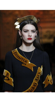 Details Dolce and Gabbana Fall 2018 Ready-to-Wear , Детали Дольче и Габбана осень зима 2018 , Fashion show , неделя моды в Милане , MFW , Mainstyles