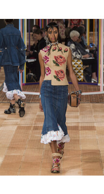 Alexander McQueen SPRING/SUMMER 2018 READY-TO-WEAR Alexander McQueen весна-лето 2018