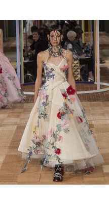 Alexander McQueen SPRING/SUMMER 2018 READY-TO-WEAR Alexander McQueen весна-лето 2018