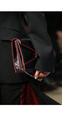 Details Alexander McQueen Fall 2018 Ready-to-Wear , Александр Маккуин осень зима 2018 , Fashion show , неделя моды в Париже , FW , PFW , Mainstyles