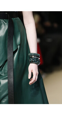 Details Alexander McQueen Fall 2018 Ready-to-Wear , Александр Маккуин осень зима 2018 , Fashion show , неделя моды в Париже , FW , PFW , Mainstyles