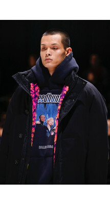 Details Balenciaga Fall 2018 Ready-to-Wear , Детали коллекции Баленсиага осень зима 2018 , Fashion show , неделя моды в Париже , PFW , Paris Fashion Week , Mainstyles