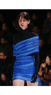 Details Balenciaga Fall 2018 Ready-to-Wear , Детали коллекции Баленсиага осень зима 2018 , Fashion show , неделя моды в Париже , PFW , Paris Fashion Week , Mainstyles