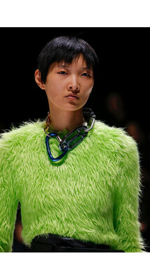 Details Balenciaga Fall 2018 Ready-to-Wear , Детали коллекции Баленсиага осень зима 2018 , Fashion show , неделя моды в Париже , PFW , Paris Fashion Week , Mainstyles