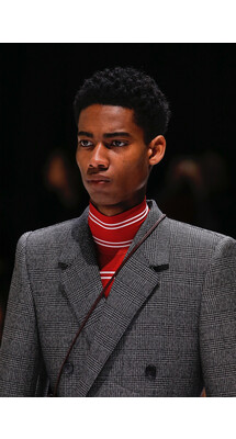 Details Balenciaga Fall 2018 Ready-to-Wear , Детали коллекции Баленсиага осень зима 2018 , Fashion show , неделя моды в Париже , PFW , Paris Fashion Week , Mainstyles