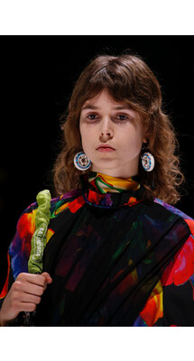 Details Balenciaga Fall 2018 Ready-to-Wear , Детали коллекции Баленсиага осень зима 2018 , Fashion show , неделя моды в Париже , PFW , Paris Fashion Week , Mainstyles