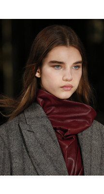 Details Stella McCartney Fall 2018 Ready-to-Wear , Стелла Маккартниосень зима 2018 , Fashion show , неделя моды в Париже , FW , PFW , Mainstyles