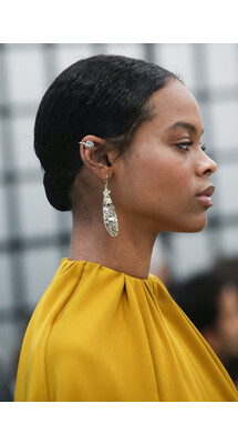 Details Valentino Fall 2018 Ready-to-Wear , Детали коллекции Валентино осень зима 2018 , Fashion show , неделя моды в Париже , PFW , Paris Fashion Week , Mainstyles