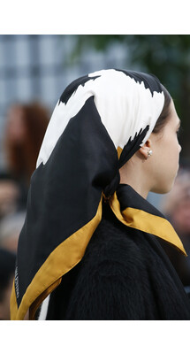 Details Valentino Fall 2018 Ready-to-Wear , Детали коллекции Валентино осень зима 2018 , Fashion show , неделя моды в Париже , PFW , Paris Fashion Week , Mainstyles