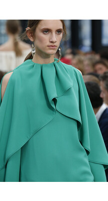 Details Valentino Fall 2018 Ready-to-Wear , Детали коллекции Валентино осень зима 2018 , Fashion show , неделя моды в Париже , PFW , Paris Fashion Week , Mainstyles