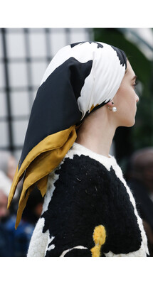Details Valentino Fall 2018 Ready-to-Wear , Детали коллекции Валентино осень зима 2018 , Fashion show , неделя моды в Париже , PFW , Paris Fashion Week , Mainstyles