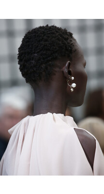 Details Valentino Fall 2018 Ready-to-Wear , Детали коллекции Валентино осень зима 2018 , Fashion show , неделя моды в Париже , PFW , Paris Fashion Week , Mainstyles