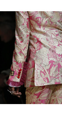 Details Dolce and Gabbana Fall 2018 Ready-to-Wear , Детали Дольче и Габбана осень зима 2018 , Fashion show , неделя моды в Милане , MFW , Mainstyles