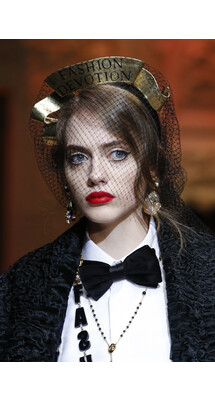Details Dolce and Gabbana Fall 2018 Ready-to-Wear , Детали Дольче и Габбана осень зима 2018 , Fashion show , неделя моды в Милане , MFW , Mainstyles