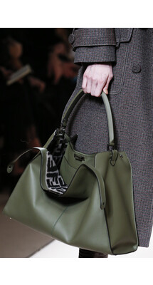 Details Fendi Fall 2018 Ready-to-Wear , Детали показа Фенди осень зима 2018 , Fashion show , неделя моды в Милане , MFW , Mainstyles