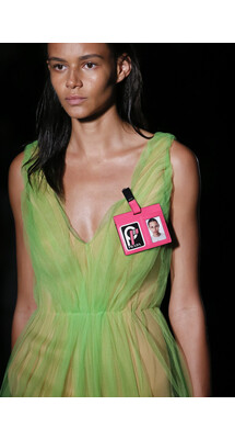 Details_Prada_Fall_2018_Mainstyles_40