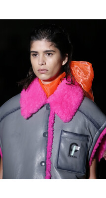 Details_Prada_Fall_2018_Mainstyles_44