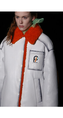 Details_Prada_Fall_2018_Mainstyles_47