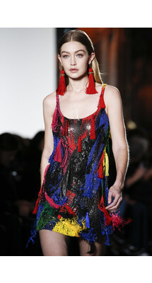 Details Versace Fall 2018 Ready-to-Wear , Детали Versace осень зима 2018 , Fashion show , неделя моды в Милане , MFW , Mainstyles