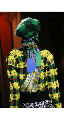 Details Versace Fall 2018 Ready-to-Wear , Детали Versace осень зима 2018 , Fashion show , неделя моды в Милане , MFW , Mainstyles