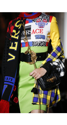 Details Versace Fall 2018 Ready-to-Wear , Детали Versace осень зима 2018 , Fashion show , неделя моды в Милане , MFW , Mainstyles