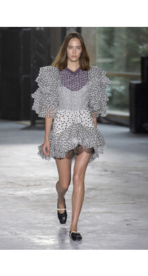 Giambattista Valli SPRING/SUMMER 2018 READY-TO-WEAR Giambattista Valli весна-лето 2018