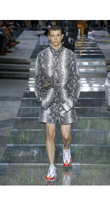 Versace Spring 2019 Menswear /Версаче Весна Лето 2019 Мужская Неделя Моды в Милане