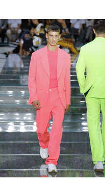 Versace Spring 2019 Menswear /Версаче Весна Лето 2019 Мужская Неделя Моды в Милане