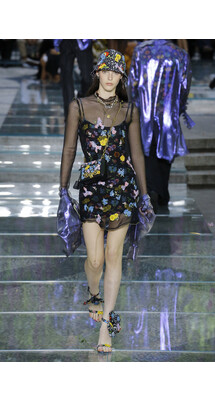 Versace Spring 2019 Menswear /Версаче Весна Лето 2019 Мужская Неделя Моды в Милане