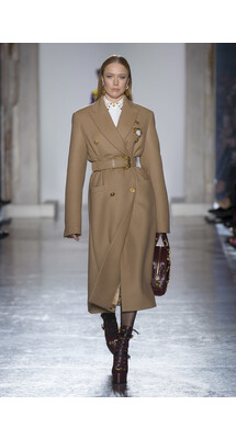 Versace Fall 2018 Ready-to-Wear , Версаче осень зима 2018 , Fashion show , неделя моды в Милане , MFW , Mainstyles