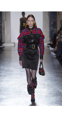 Versace Fall 2018 Ready-to-Wear , Версаче осень зима 2018 , Fashion show , неделя моды в Милане , MFW , Mainstyles