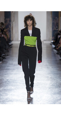 Versace Fall 2018 Ready-to-Wear , Версаче осень зима 2018 , Fashion show , неделя моды в Милане , MFW , Mainstyles