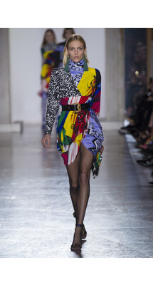Versace Fall 2018 Ready-to-Wear , Версаче осень зима 2018 , Fashion show , неделя моды в Милане , MFW , Mainstyles
