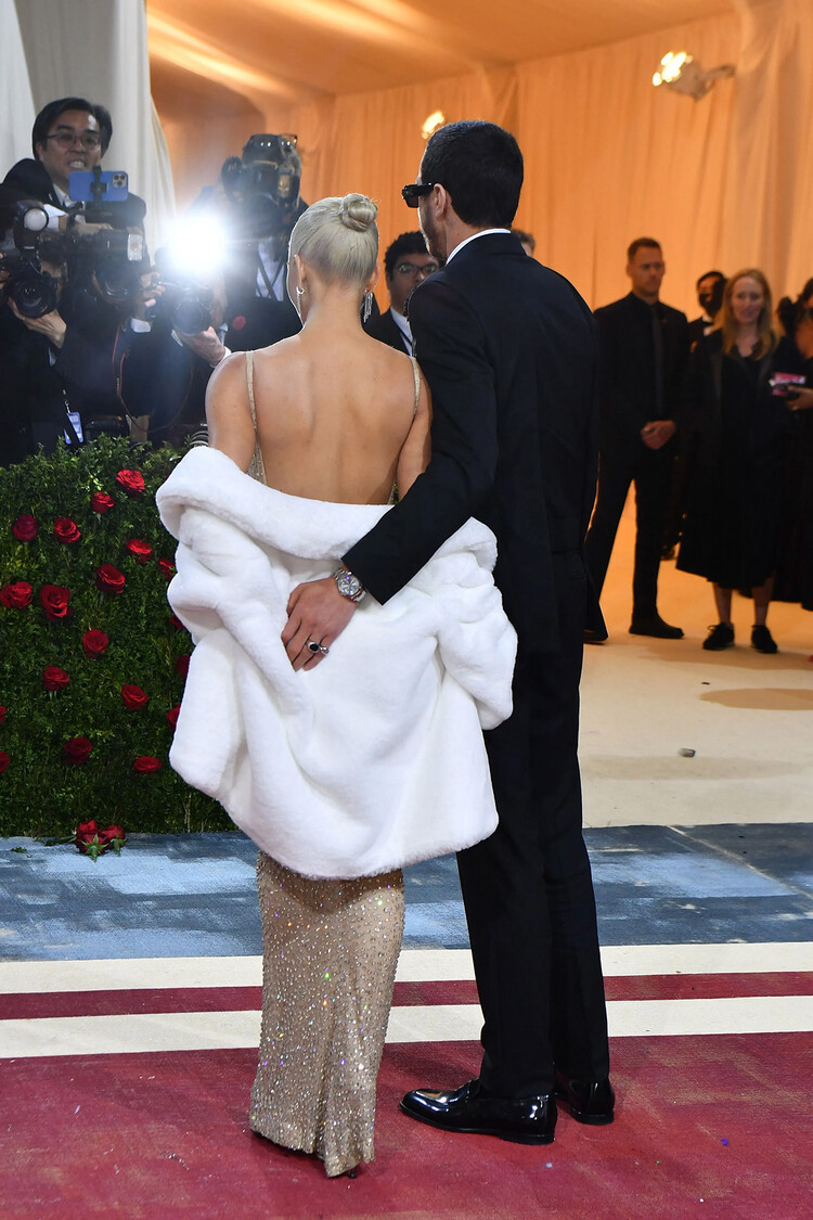 Ким Кардашьян в платье Мэрилин Монро и Пит Дэвидсон на ежегодном балу Met Gala, 2022