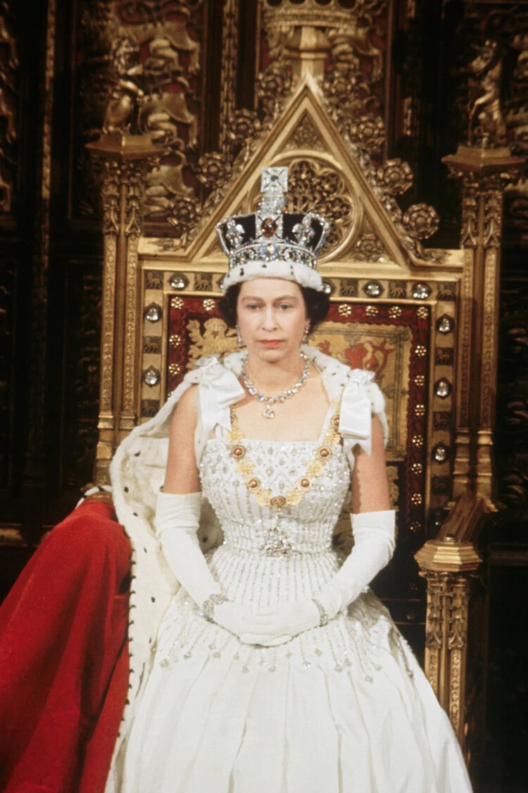 Ключевые моменты в истории правления королевы Елизаветы II