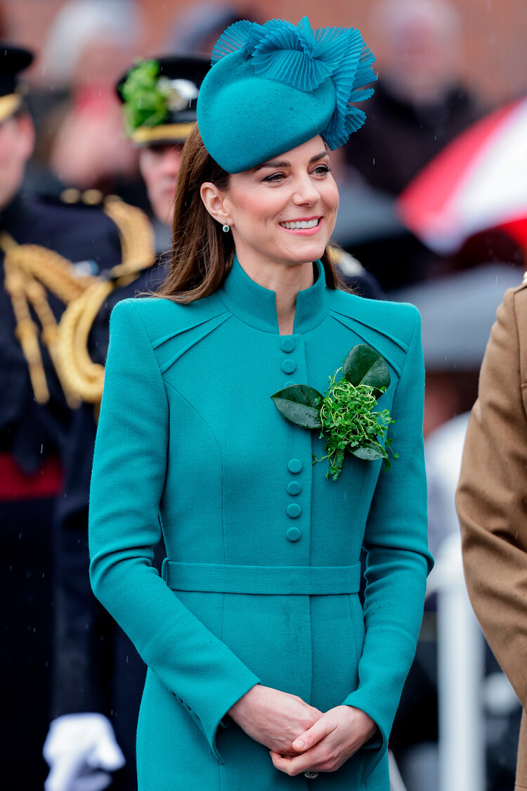 Кейт Миддлтон добавила веточку зелени в свой наряд