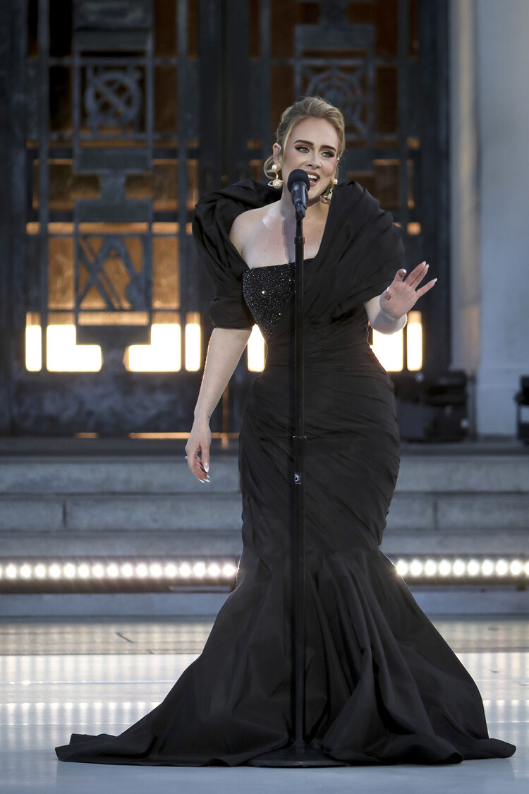 Адель в спецвыпуске Adele: One Night Only на канале CBS