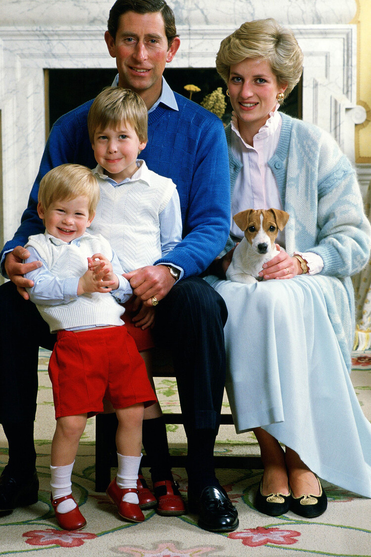 Принц Чарльз и принцесса Диана с сыновьями принцем Уильямом и принцем Гарри, 1986