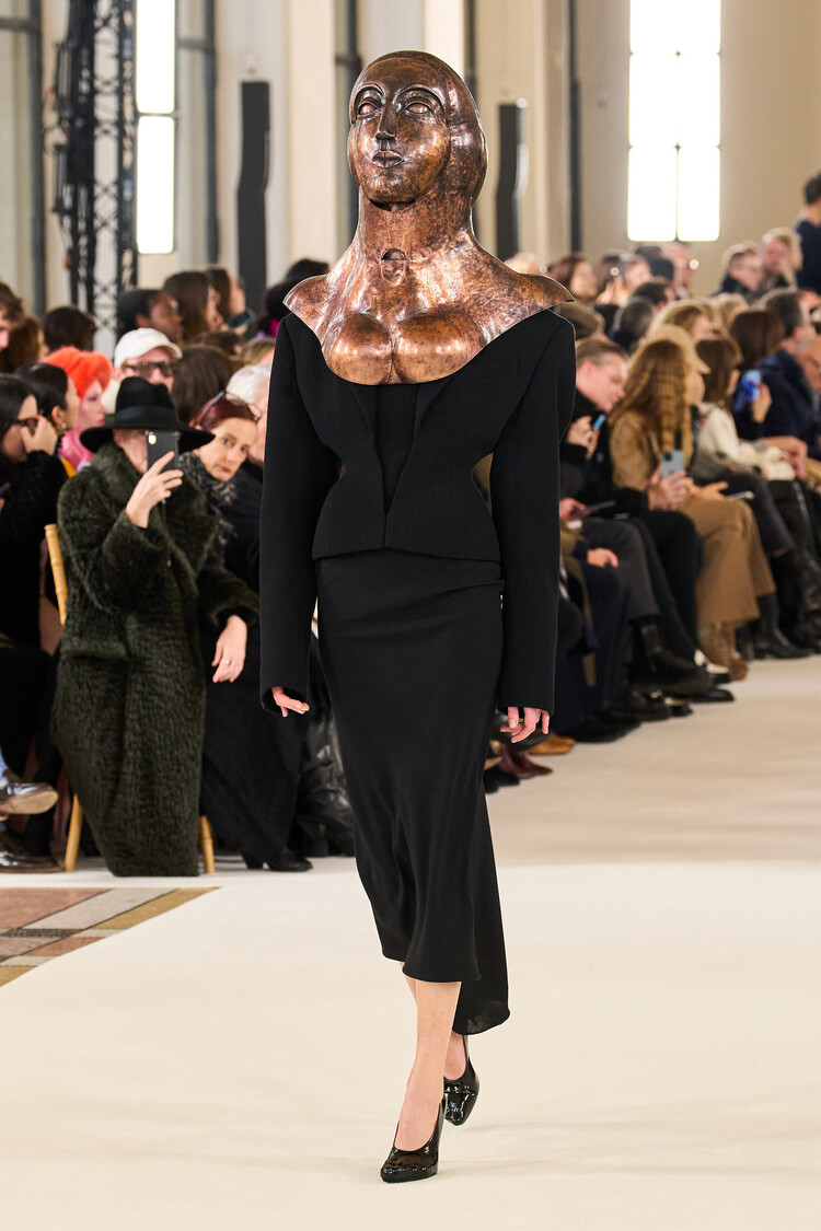  Schiaparelli Couture весна-лето 2023