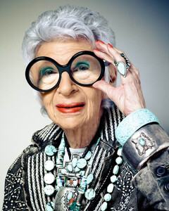 Айрис Апфель теперь официально модель