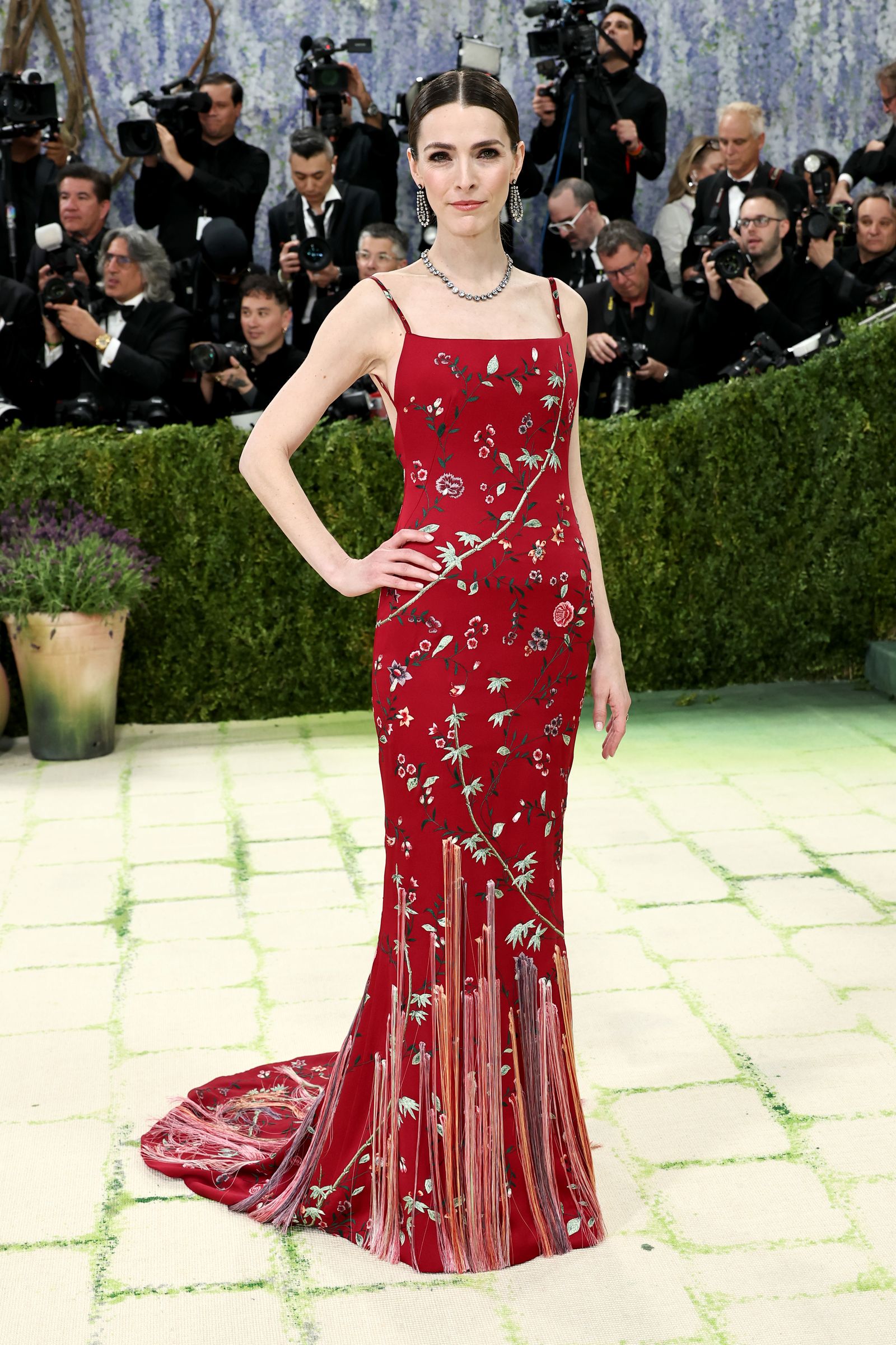 Bee Carrozzini в Givenchy Met Gala 2026