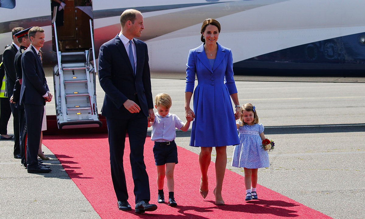 Принц Уильям с Кейт Миддлтон путешествуют и детьми 